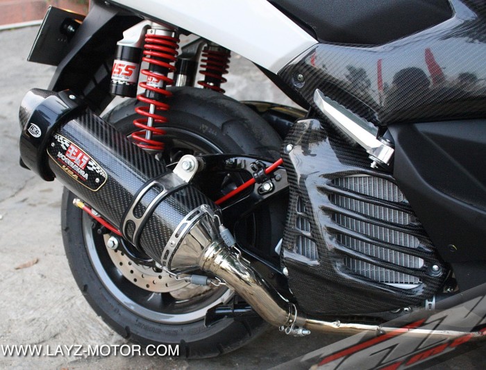 Second image of Kabon Cover Radiator Carbon - Yamaha Nmax 155 2015-2019