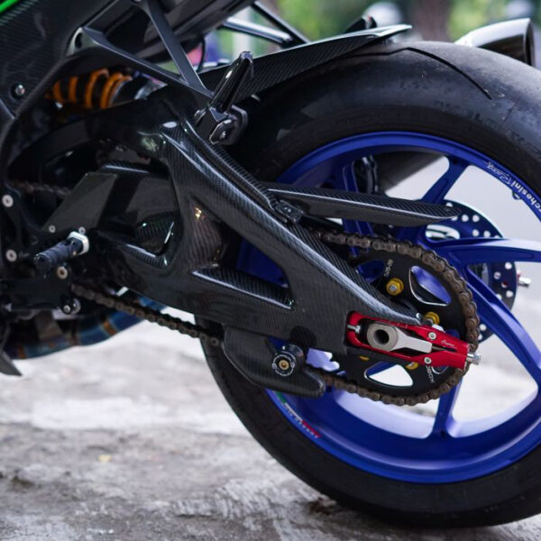 Second image of Kabon Chain Cover Carbon - Kawasaki ZX6R 2009-2024