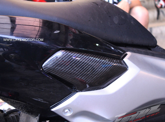 Second image of Kabon Cover Side Body Carbon - Yamaha Nmax 155 2015-2019