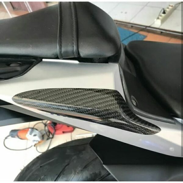 Second image of Kabon Body Protector Carbon - Yamaha YZF-R25 2014-2017