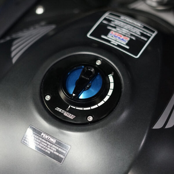 Second image of Kendmoto Fuel Cap Racing Keyless V2 - Honda CBR250RR CB650R