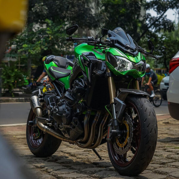 Second image of Kabon Front Fender Carbon - Kawasaki Z900 2017-2025