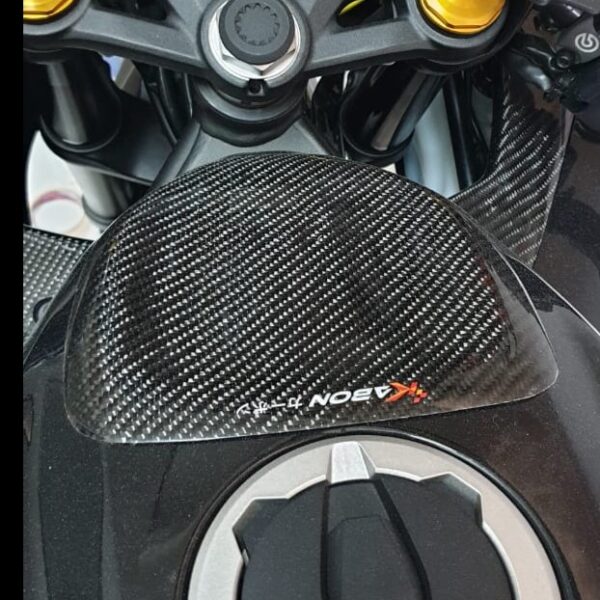 Second image of Kabon Upper Tank Carbon - Kawasaki ZX25R | ZX4R