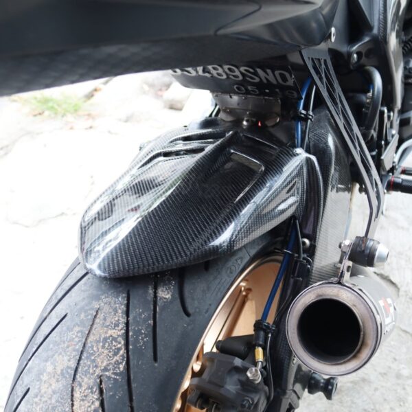 Second image of Kabon Rear Hugger Extended Model Carbon - Kawasaki ZX6R 2009-2024