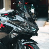 NINJA 400_HEADLAMP COVER CARBON copy 3