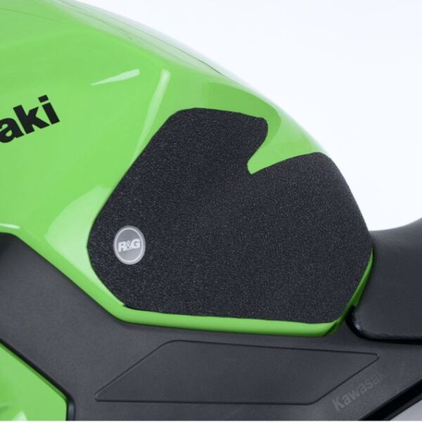 Second image of R&G Eazi Grip Side Tankpads – Kawasaki Ninja 250 / Ninja 400 2018