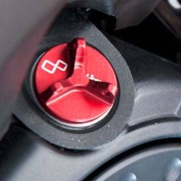 Second image of Lightech Oil Filler Caps OIL111 M20X2,5 - Yamaha Kawasaki Ducati Honda