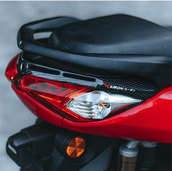 Second image of Kabon Cover Ducktail Carbon - Yamaha Nmax 155 2020-2024